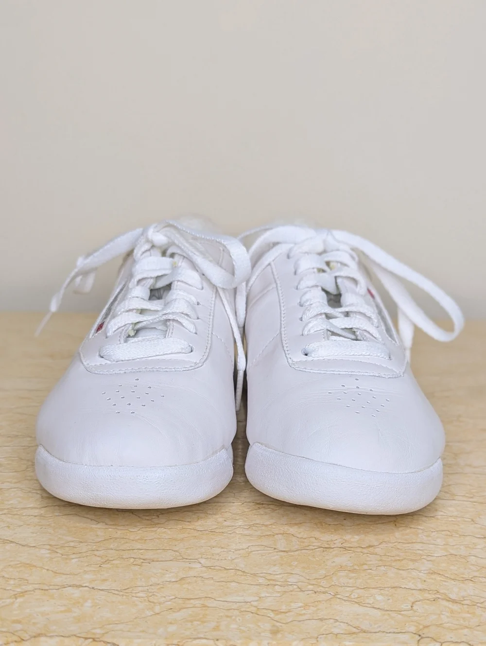 Reebok Classic White Athletic Shoe Classic Sneaker Women's 7.5